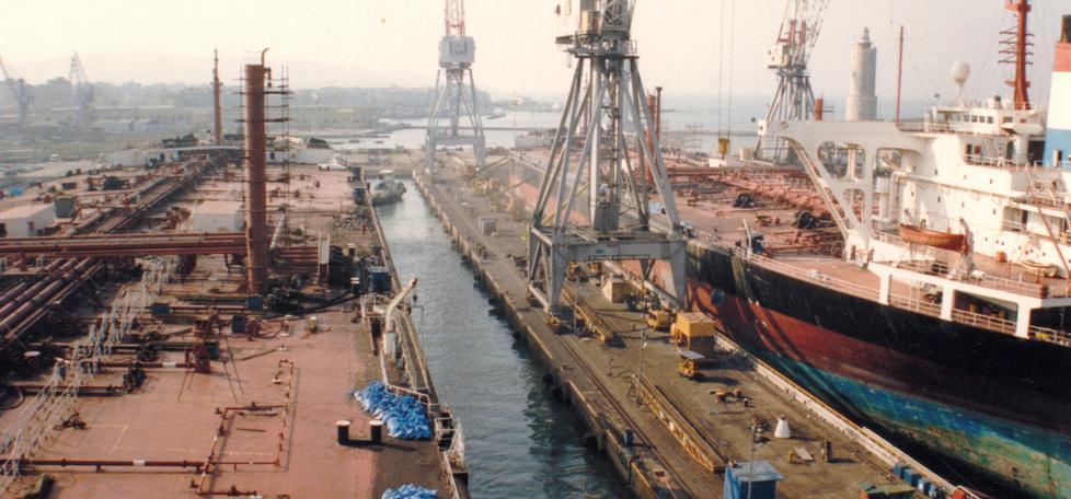 Le grandi navi restano fuori dai bacini 