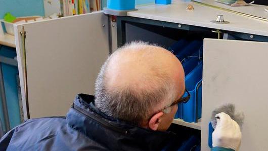 Dopo il doppio furto a scuola Sorbara scende in piazza