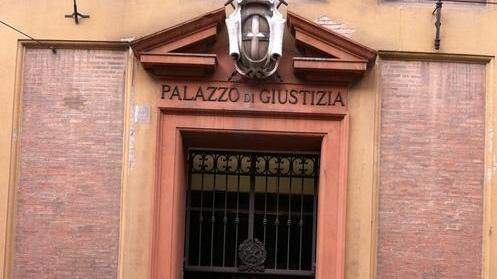 Abusò di una prostituta: tre anni