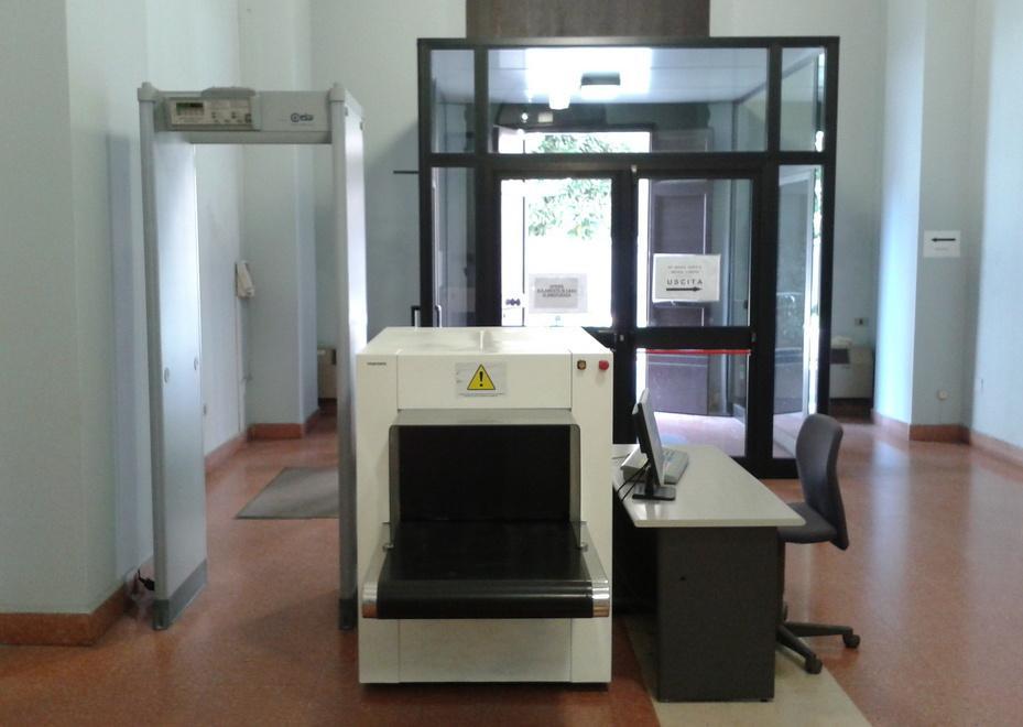 Un metal-detector anche in procura 