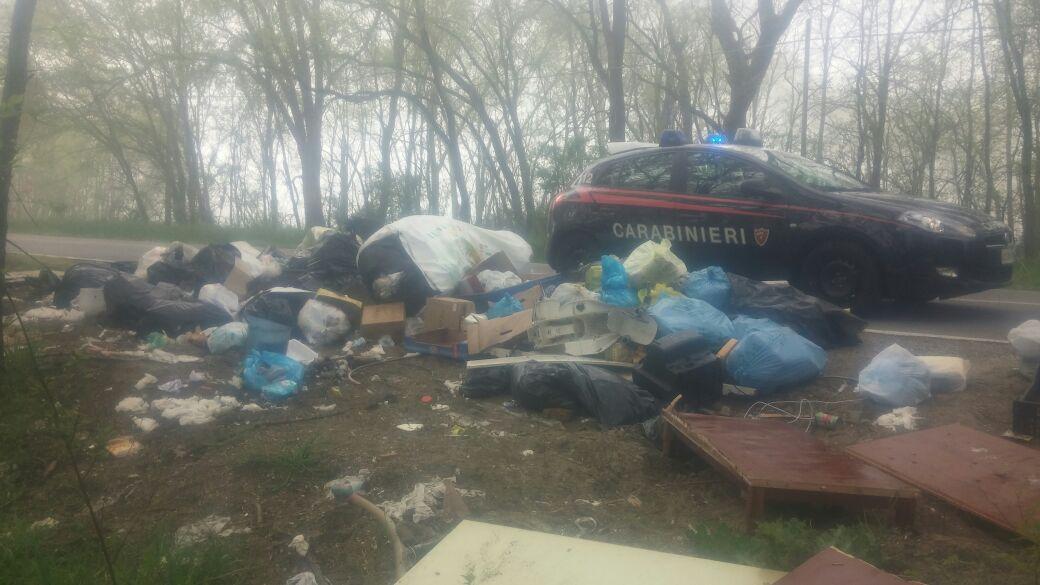 I rifiuti abbandonati e scoperti dai carabinieri