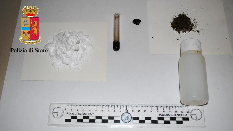 La droga e il metadone sequestrati