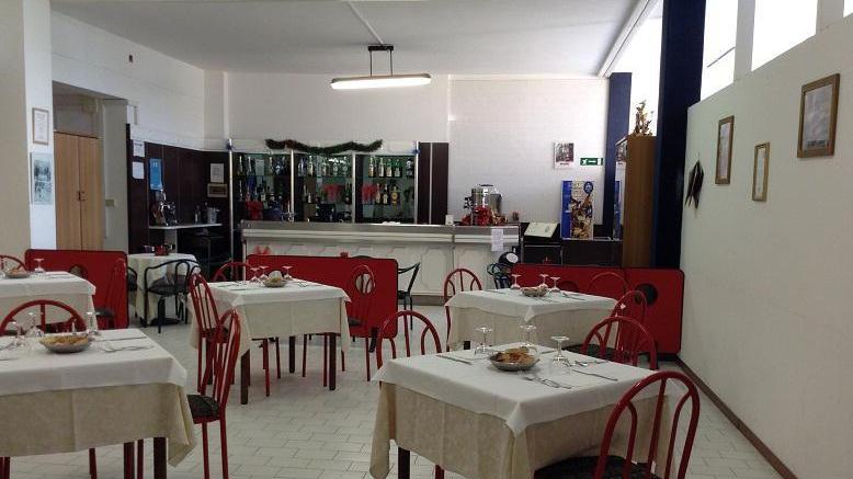 In una foto d'archivio una sala dell'istituto alberghiero