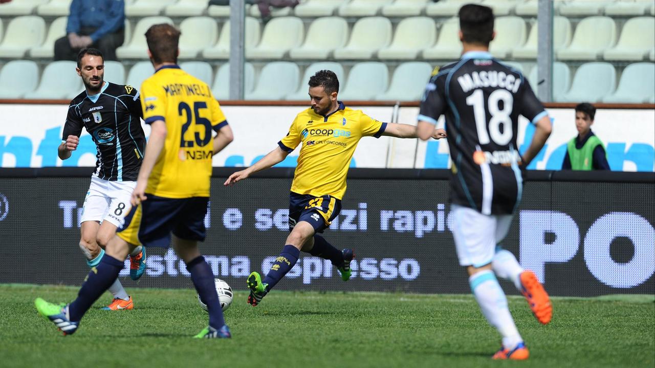 Modena - Entella 2 - 0 e gli incubi si allontanano