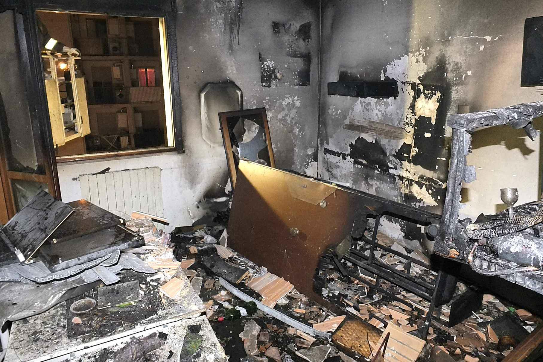 L'appartamento devastato (foto Muzzi)