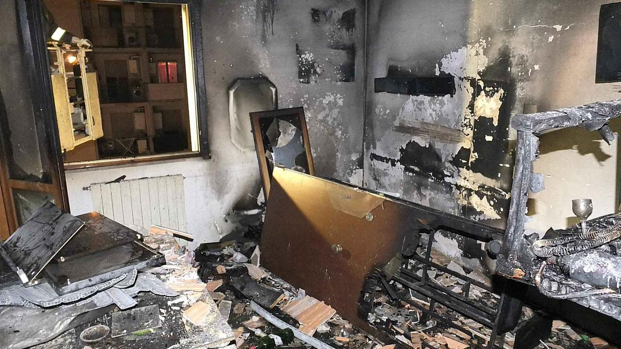 L'appartamento devastato (foto Muzzi)