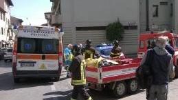Minaccia il suicidio, allarme in strada