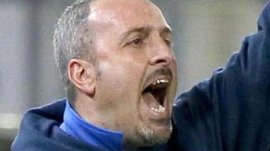«L’obiettivo minimo sono 13 punti» Mister Petrone detta la linea