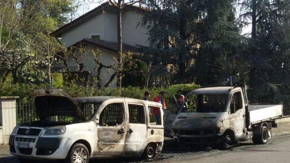 Furgone di una ditta sassolese incendiato a Castellarano