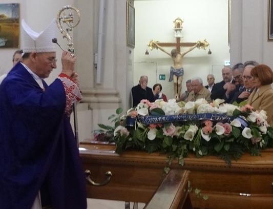 Un’intera comunità per l’addio a Olinda «Tesoro di Cento» 