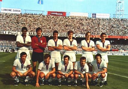 La formazione del Cagliari dello scudetto nel 1970