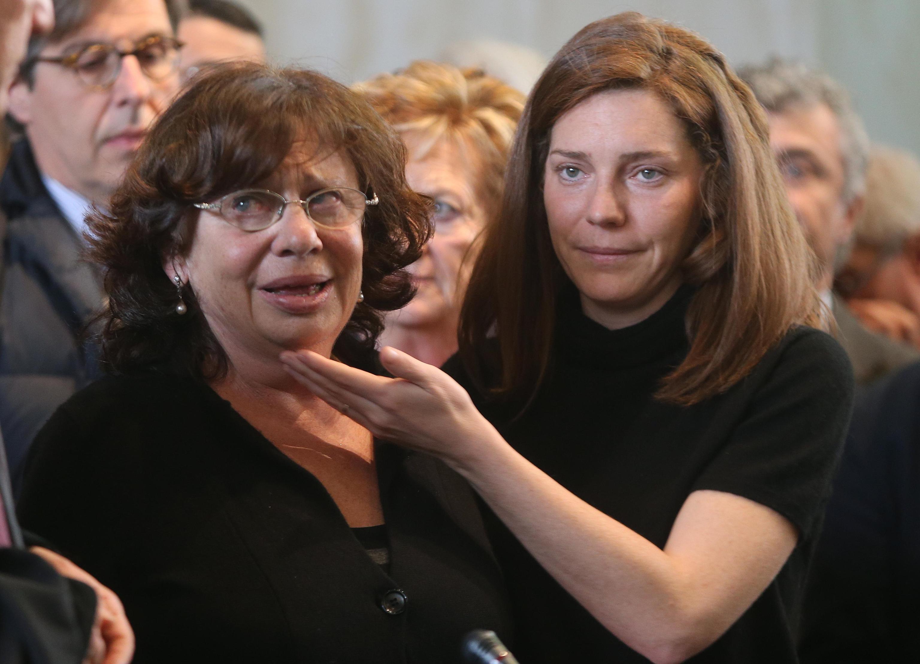 La mamma di Lorenzo Claris Appiani, Alberta Brambilla Pisoni, e la sorella Francesca