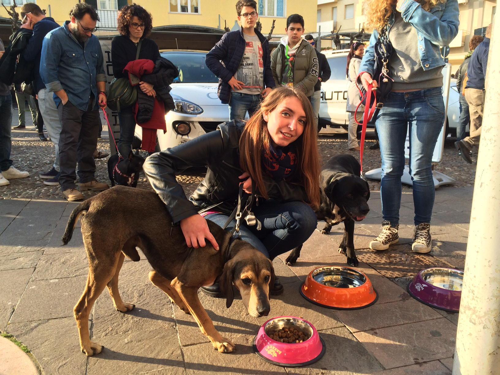 Un momento dell'Aperifido a Marina (foto Falorni/Silvi)