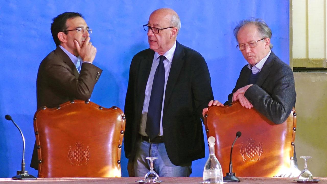 Da sinistra Vito Mancuso, Alessandro Pagnini e Sergio Givone (foto Gori)