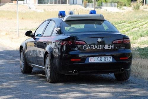 In una foto d'archivio un'auto dei carabinieri