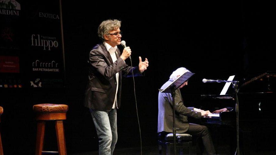 Musica e emozioni sul palco con “Due voci e una chitarra”