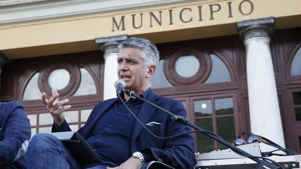 Mallegni: se sarò sindaco mare pulito dal 4 giugno