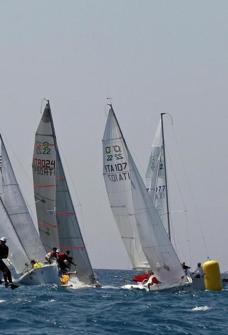 Regate, tra colori e profumi al porto Cala de’ Medici