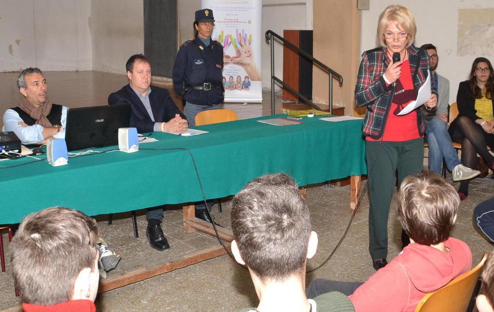 Attenzione al bullismo sul web 