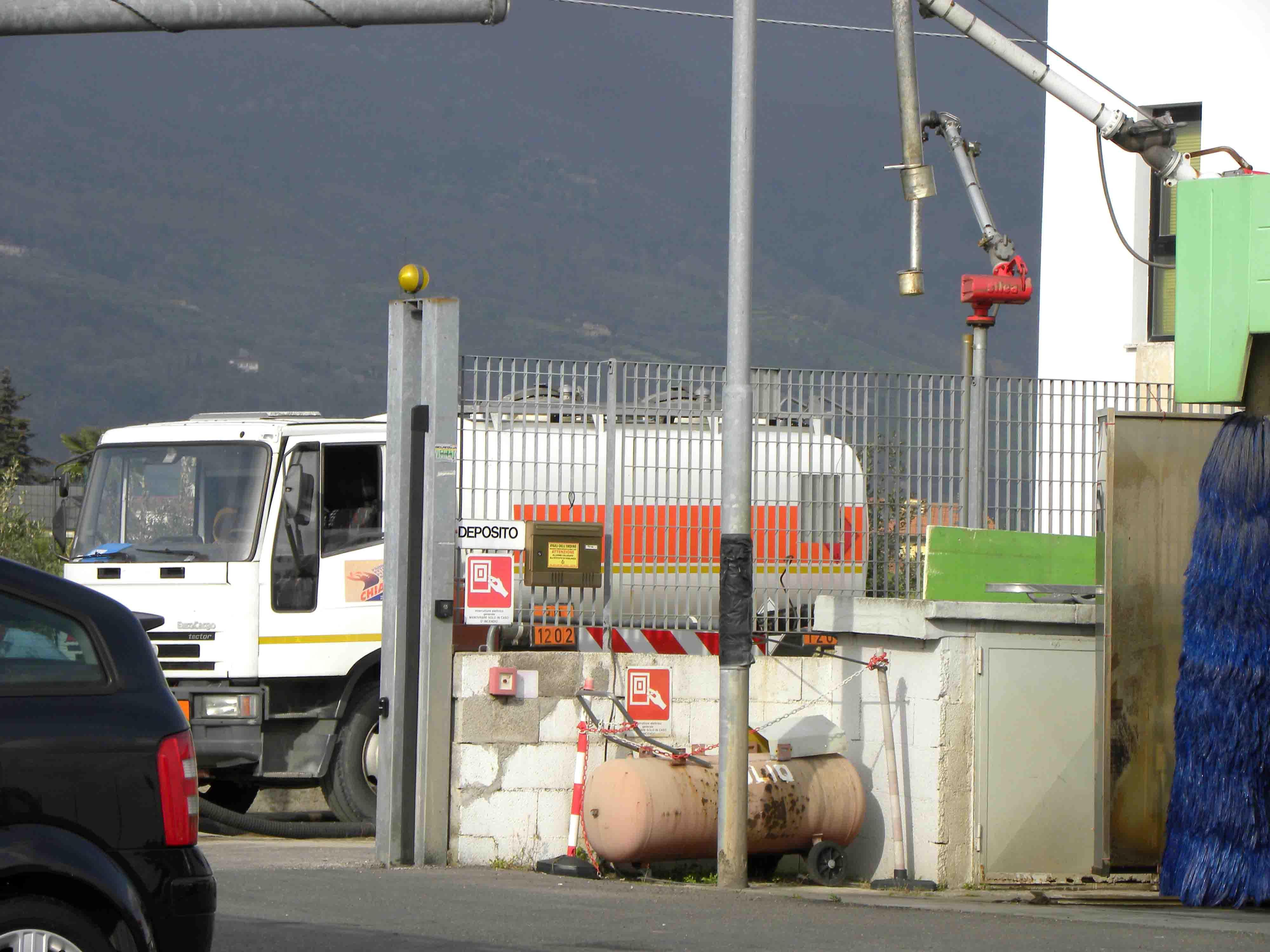 Un camion cisterna di gasolio
