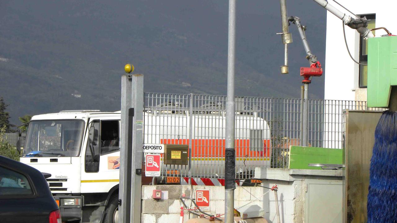 Un camion cisterna di gasolio