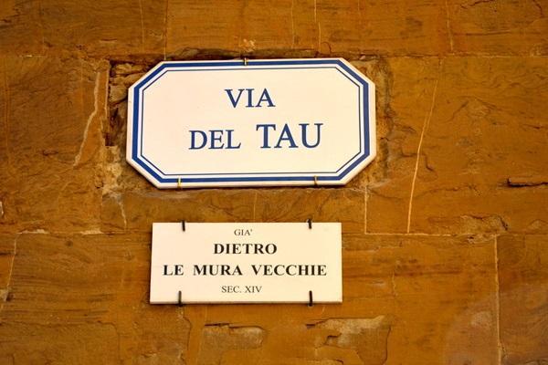 Pistoia, nuovo nome per una strada del centro: si chiamerà "via del Tau" 