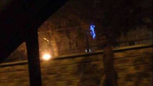 Una foto scattata al giovane nudo
