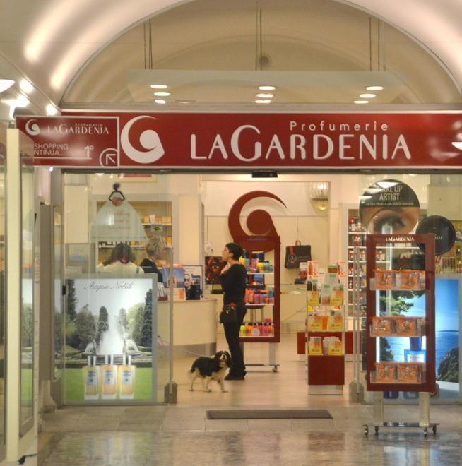 Negozi nella platea del Pantera: sì dei giudici, la proprietà ci pensa 