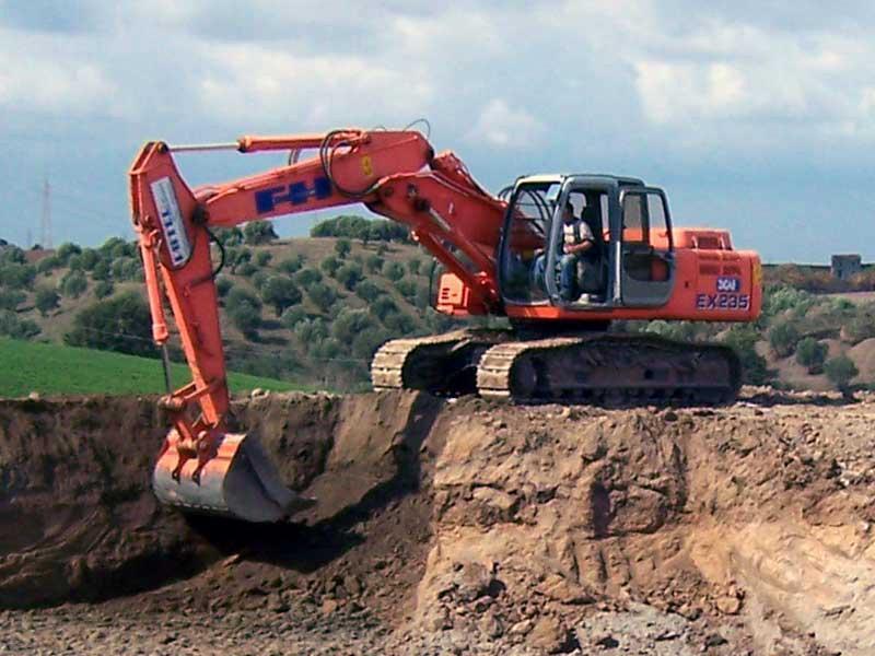 Stroncata l'organizzazione che affittava i camion poi li rivendeva