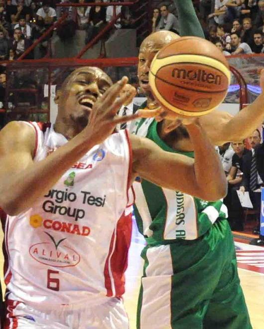 Straordinari per CJ Williams in difesa 
