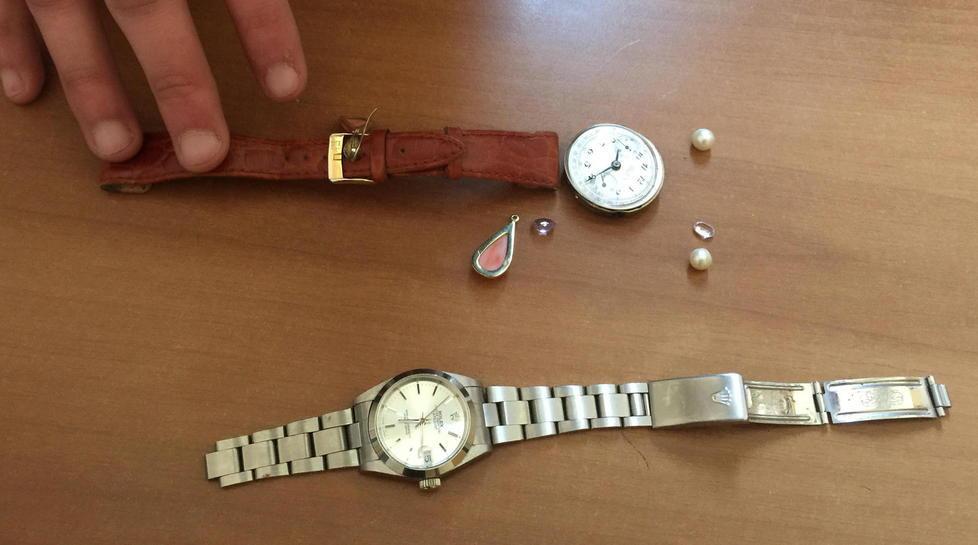 Rubano Rolex del valore di 25mila euro 