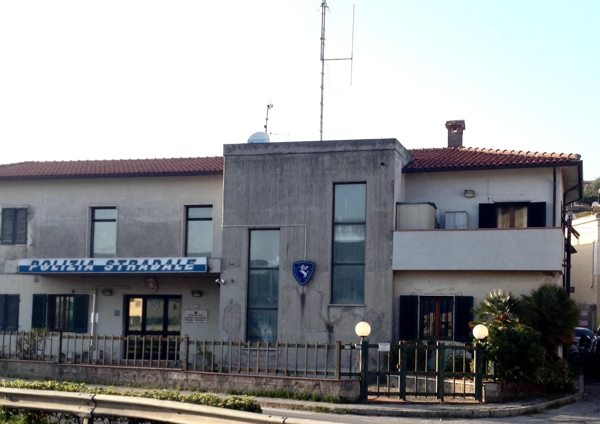 La caserma della polizia stradale a Portoferraio