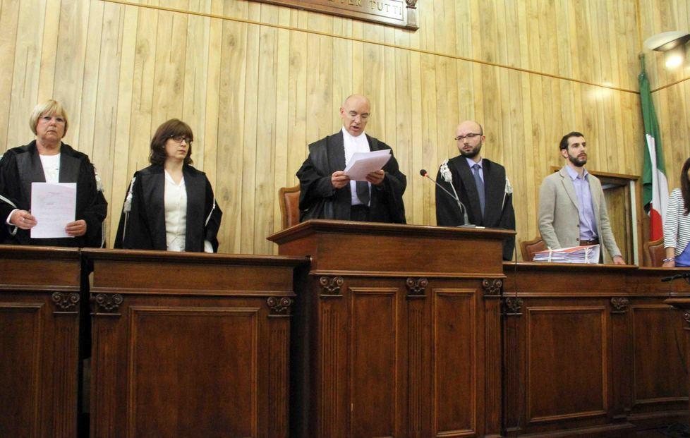 Cona, una valanga di assoluzioni 