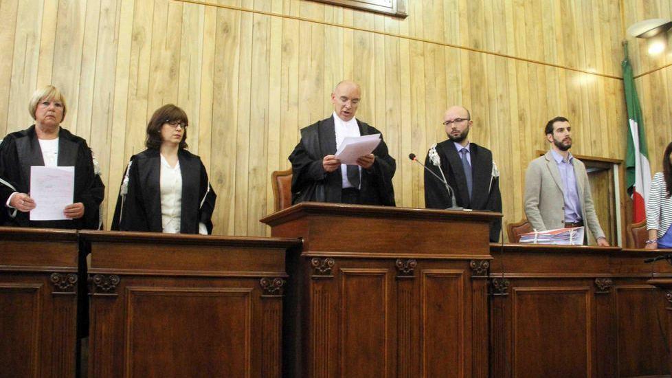 Cona, una valanga di assoluzioni