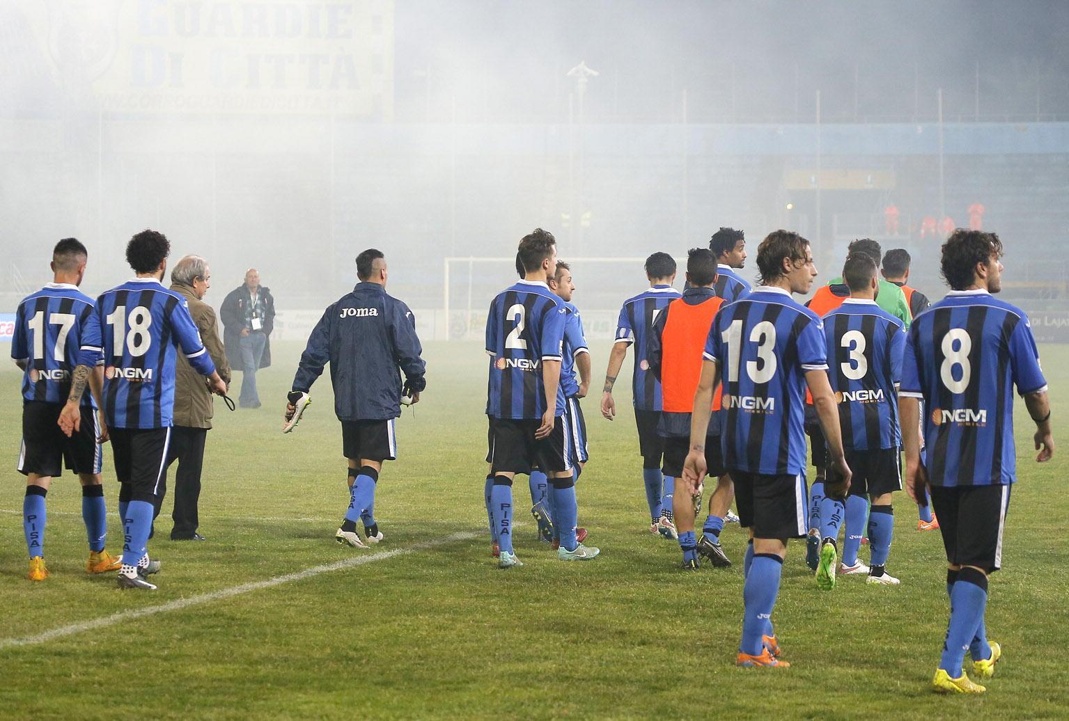 I giocatori del Pisa a fine partita