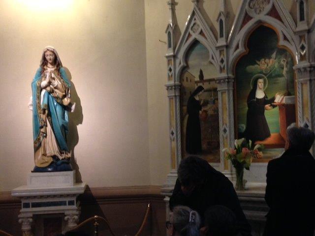 La statua della Madonna ricollocata nella chiesa di Sant'Antonio