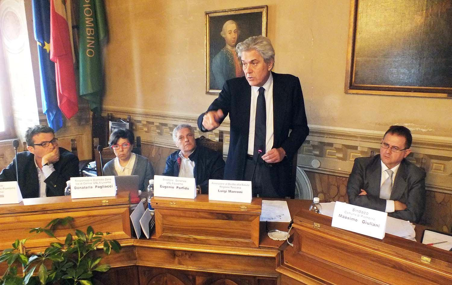 L'incontro sulla sanità con l'assessore regionale Marroni (foto Barlettani)