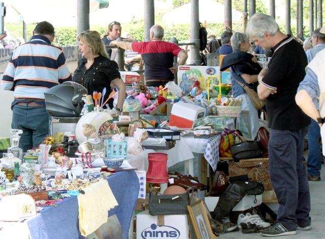 Dalle soffitte alla piazza, arriva il mercatino delle carabattole