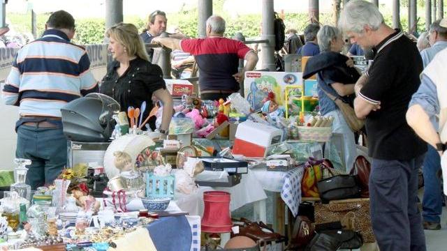 Dalle soffitte alla piazza, arriva il mercatino delle carabattole