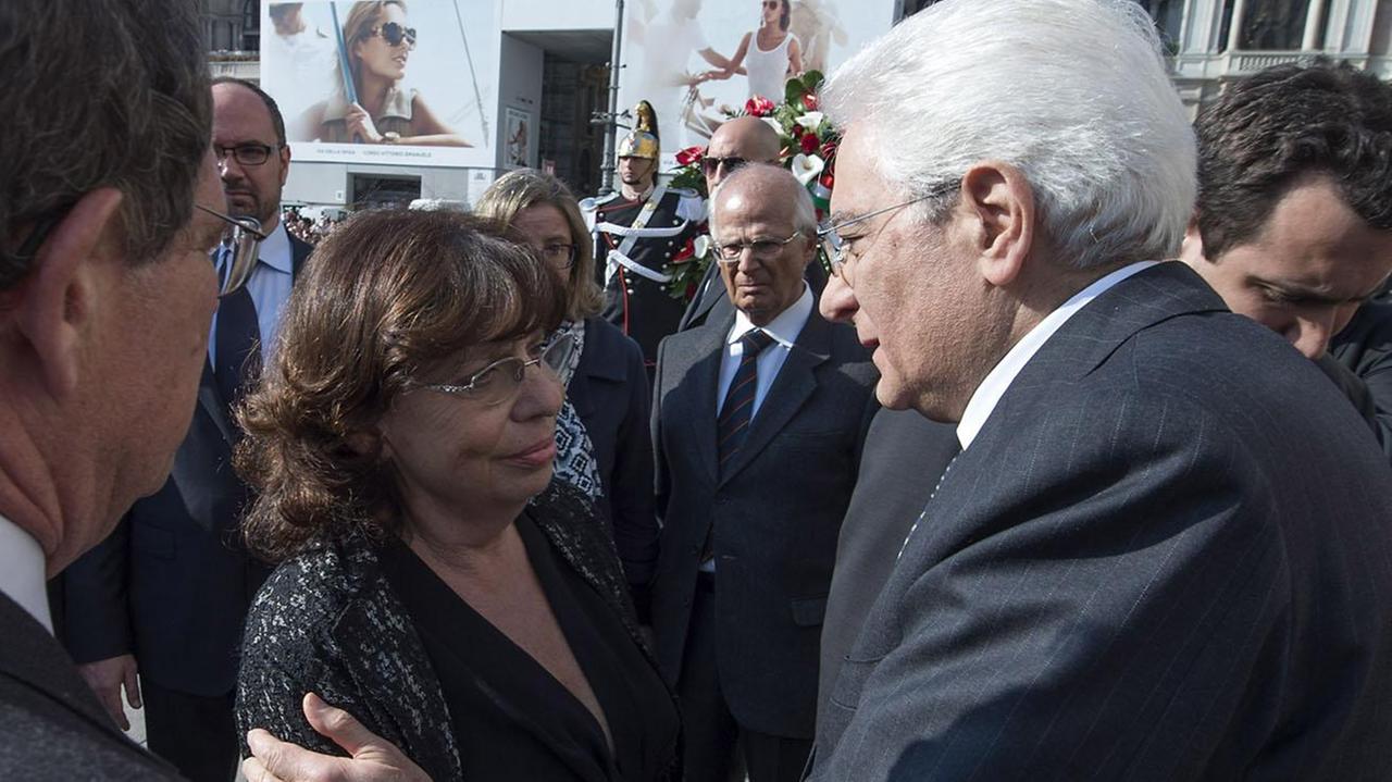 Alberta Brambilla, madre di Lorenzo Claris Appiani, col presidente Mattarella al funerale di Stato