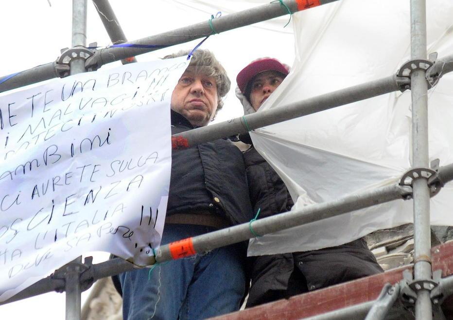 I coniugi Barli ancora sul Battistero per i figli