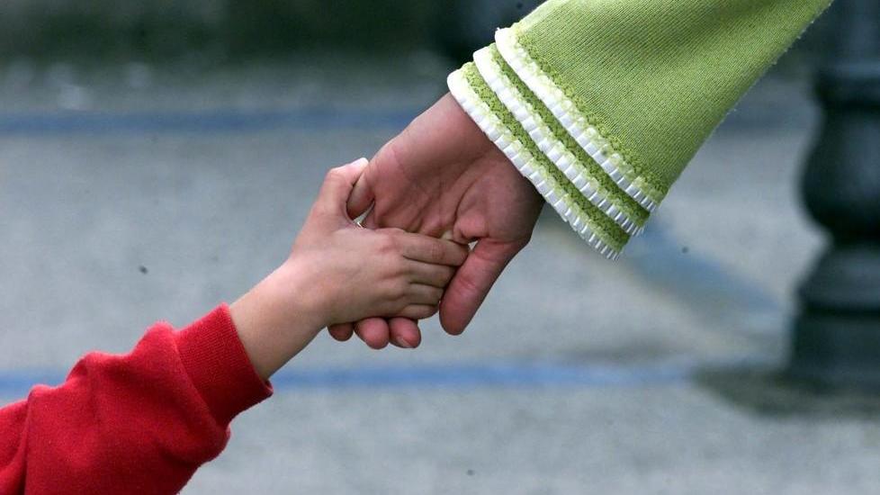 «Ero l’amante, ora lotto per mio figlio»