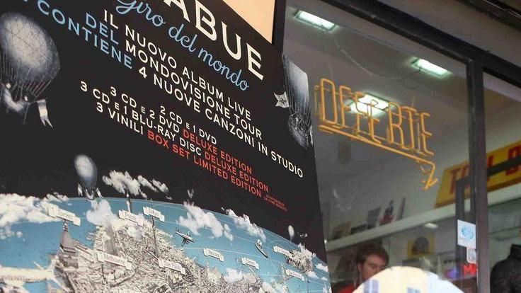 Il sogno per i fan di Ligabue: l'album Deluxe con autografo