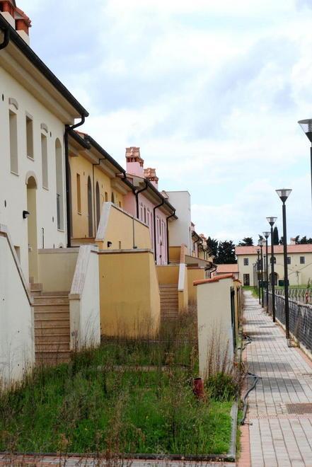 Le foresterie dell'ippodromo dei Pini a Follonica