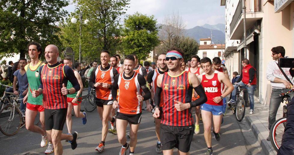 La staffetta divide ancora le contrade 