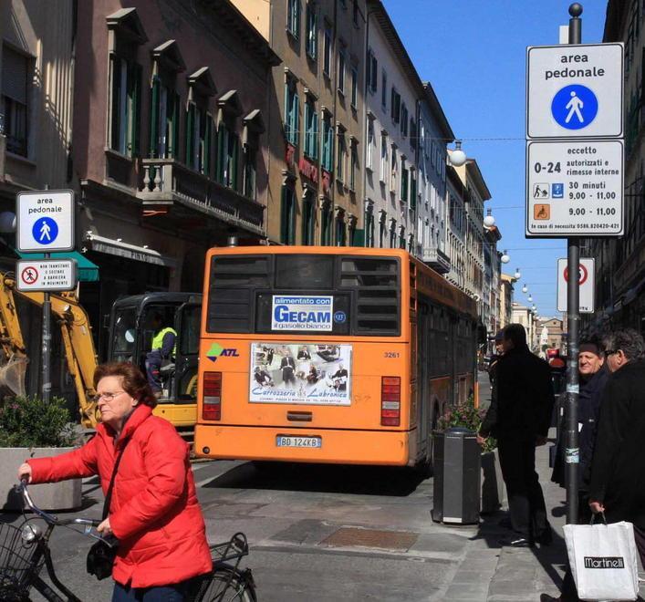 Eco-dem: no ai bus in via Ricasoli 