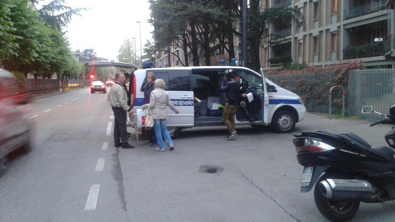 Investito da una bicicletta, finisce all'ospedale