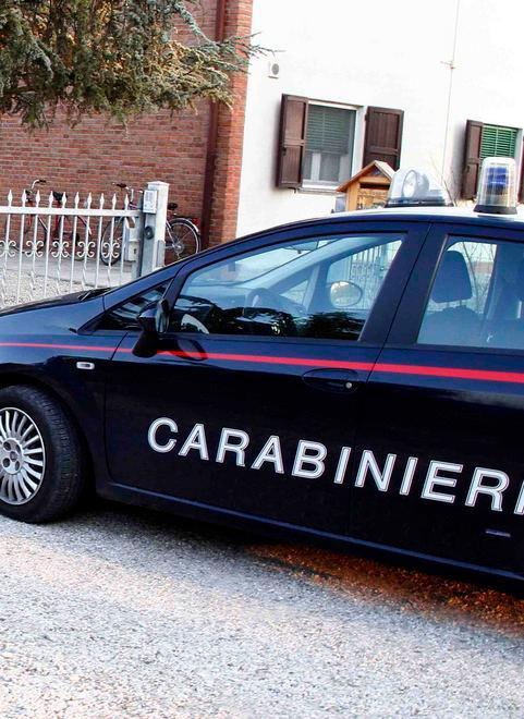 Fermato con un coltello a serramanico