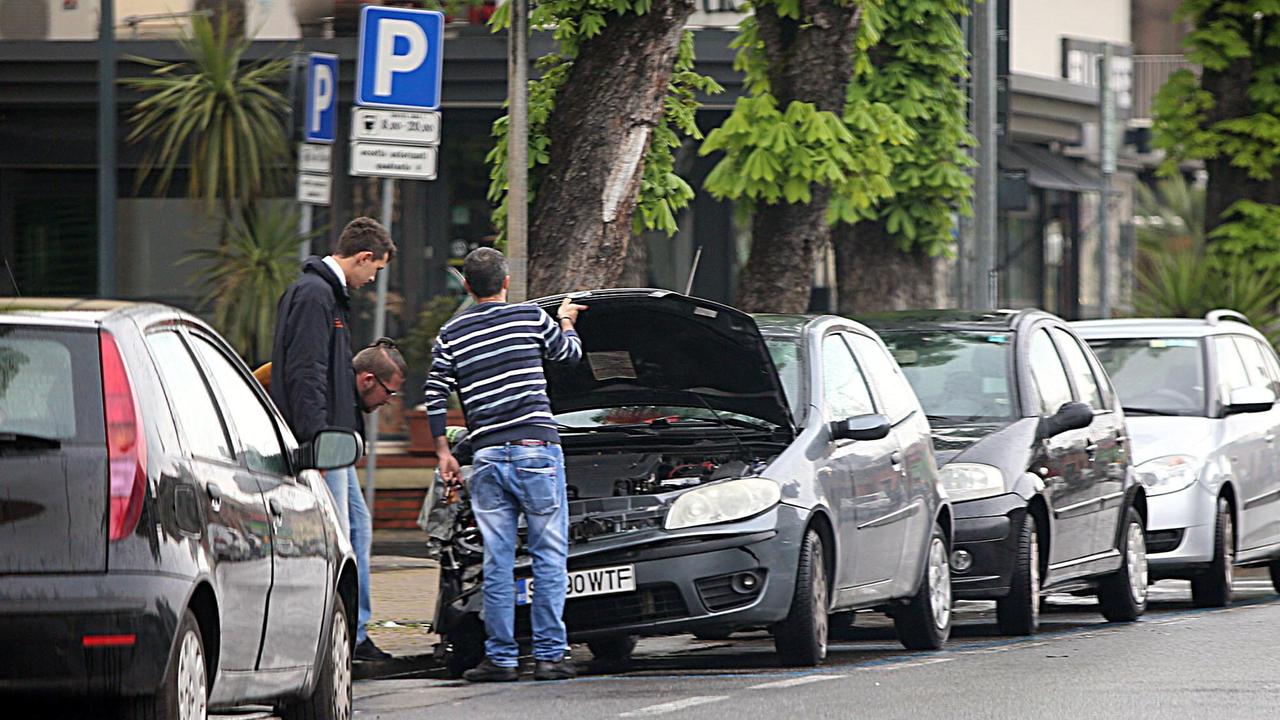 La Fiat Punto coinvolta nello scontro (foto Nucci)
