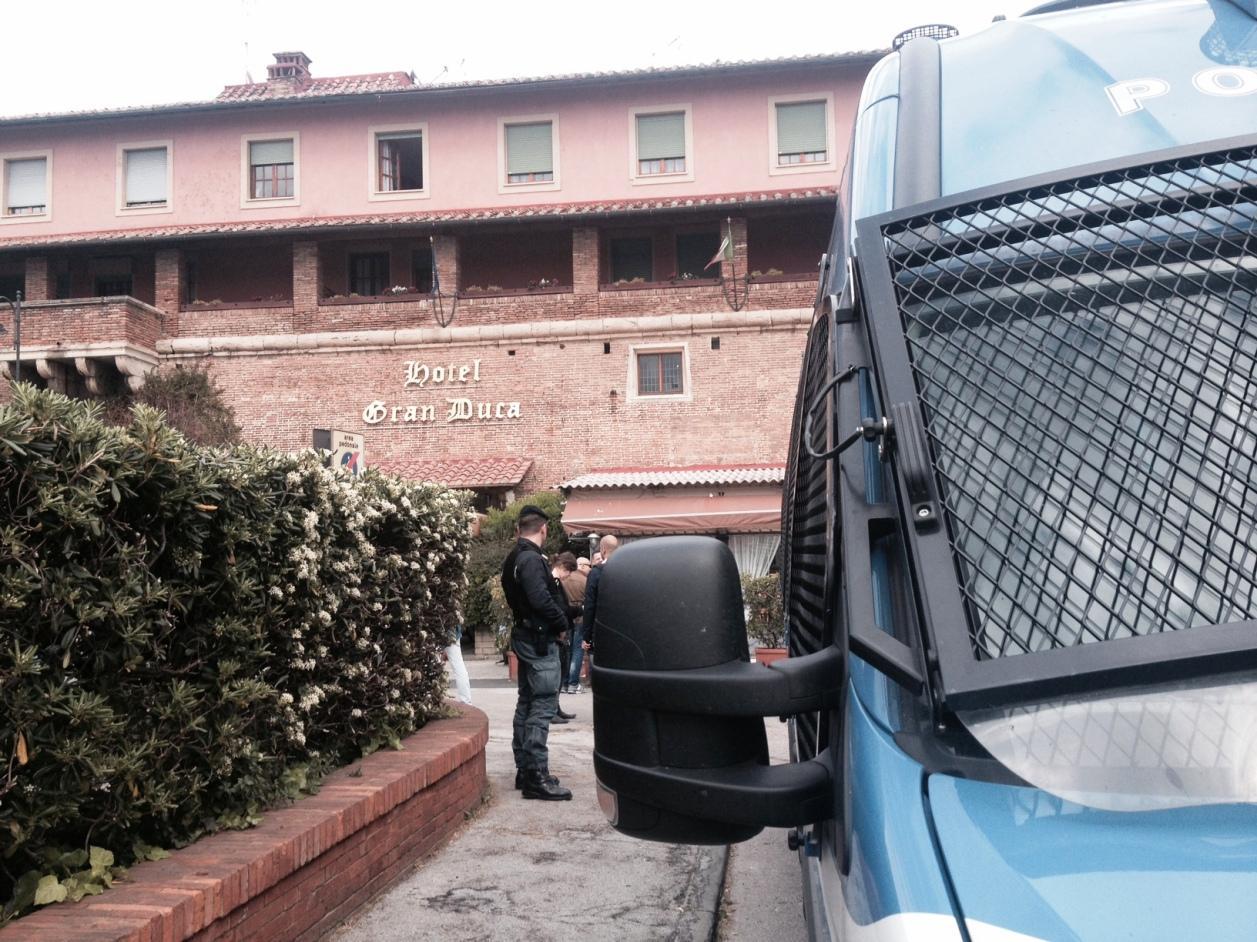 Borghezio nel suo comizio all'hotel Granduca: "Nogarin è un verme" 